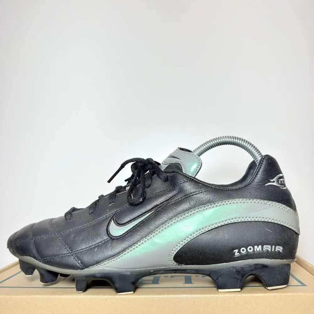 Vintage Mens 9.5 Nike Air Zoom ZM Total 90 Soccer Cleats Black Silver Leather